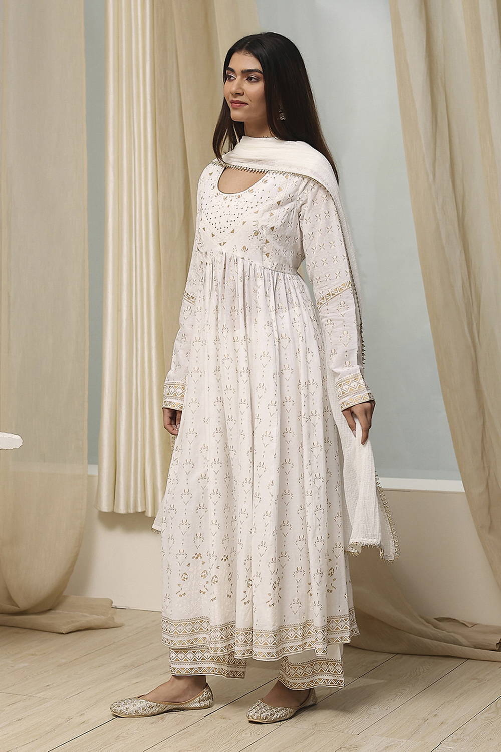 Onion Pink Cotton Printed Anarkali Suit Set image number 3