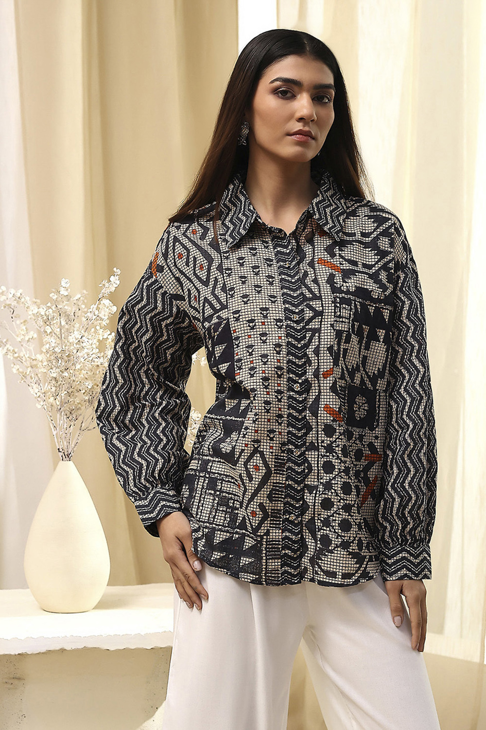 Black Cotton Printed Straight Shirt image number 5