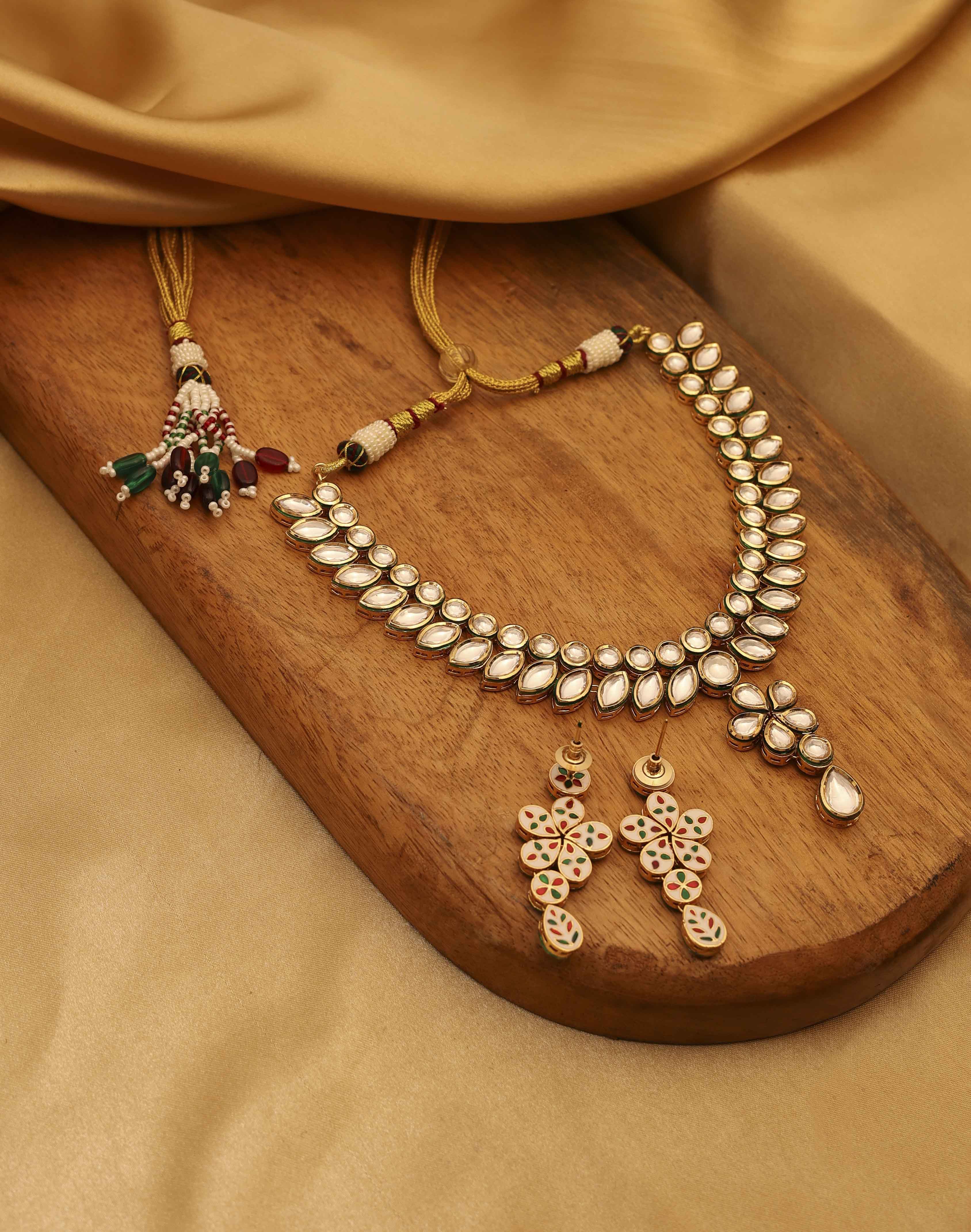 Gold Plated Brass Kundan-Style Necklace Set image number 2