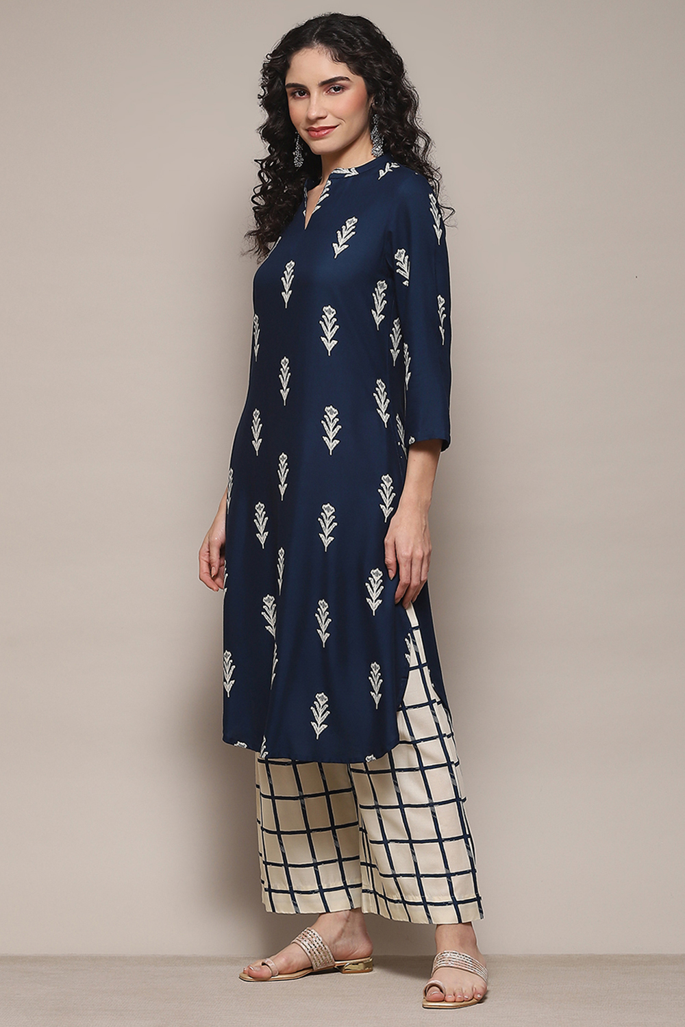 Navy Rayon flax Straight Kurta Palazzo Suit Set image number 3
