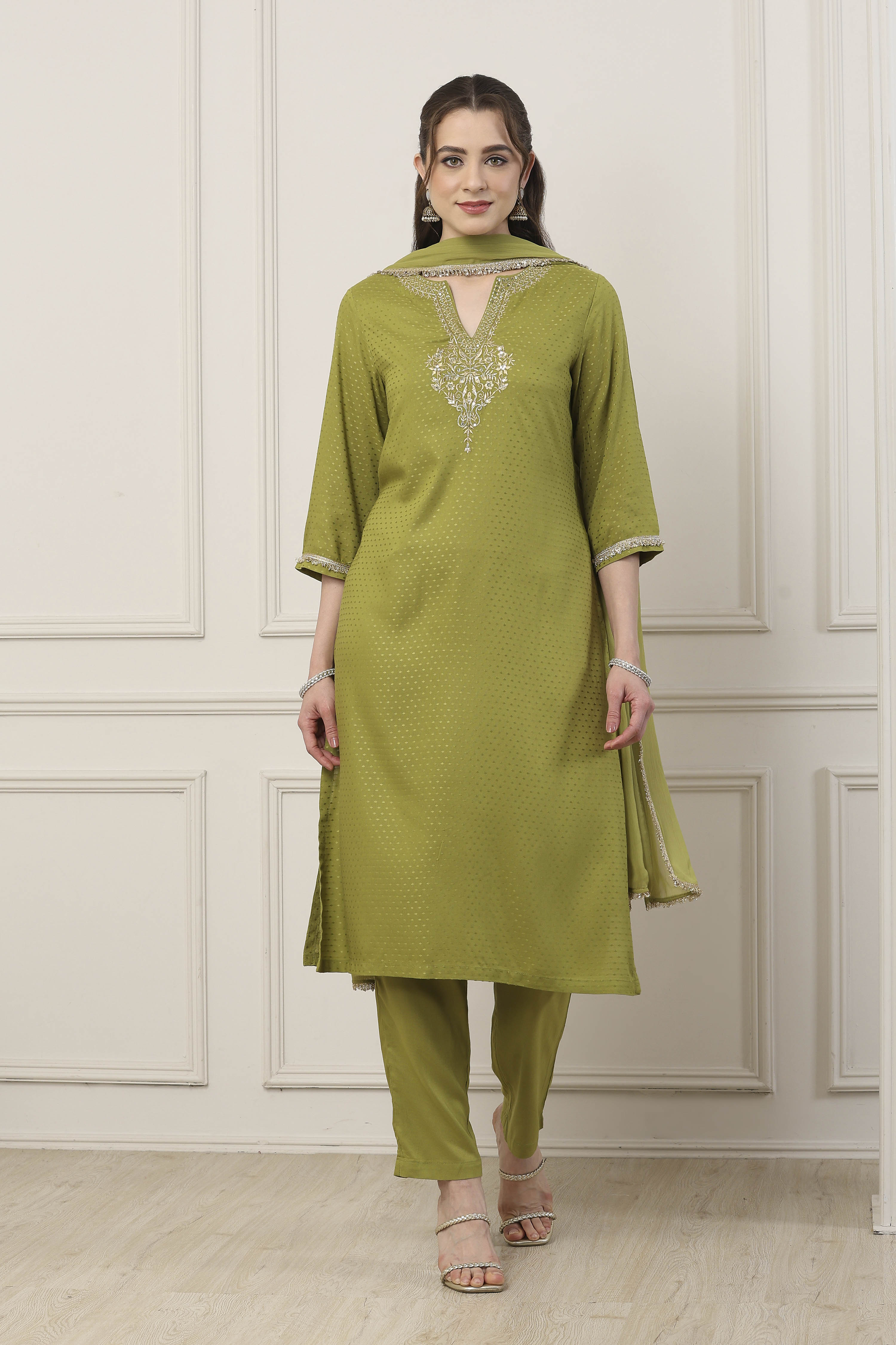 Green Viscose Yoke Embroidered Straight Suit Set image number 6