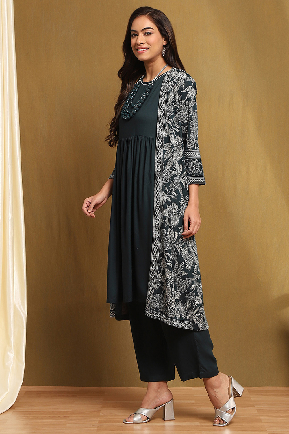 Turquoise Rayon Straight Set image number 3