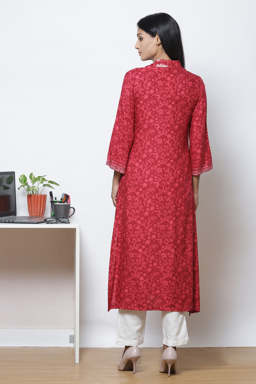 Red Straight LIVA Printed Kurta image number 5