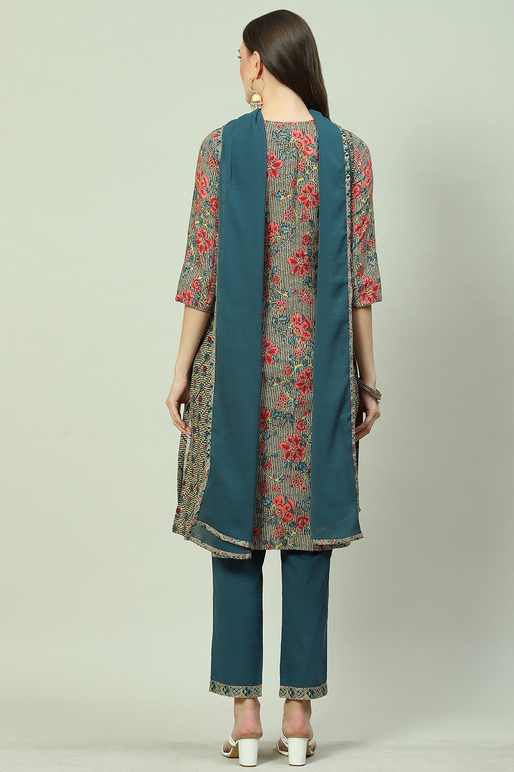 Blue Printed Straight Kurta Regular Pants Suit Set image number 4