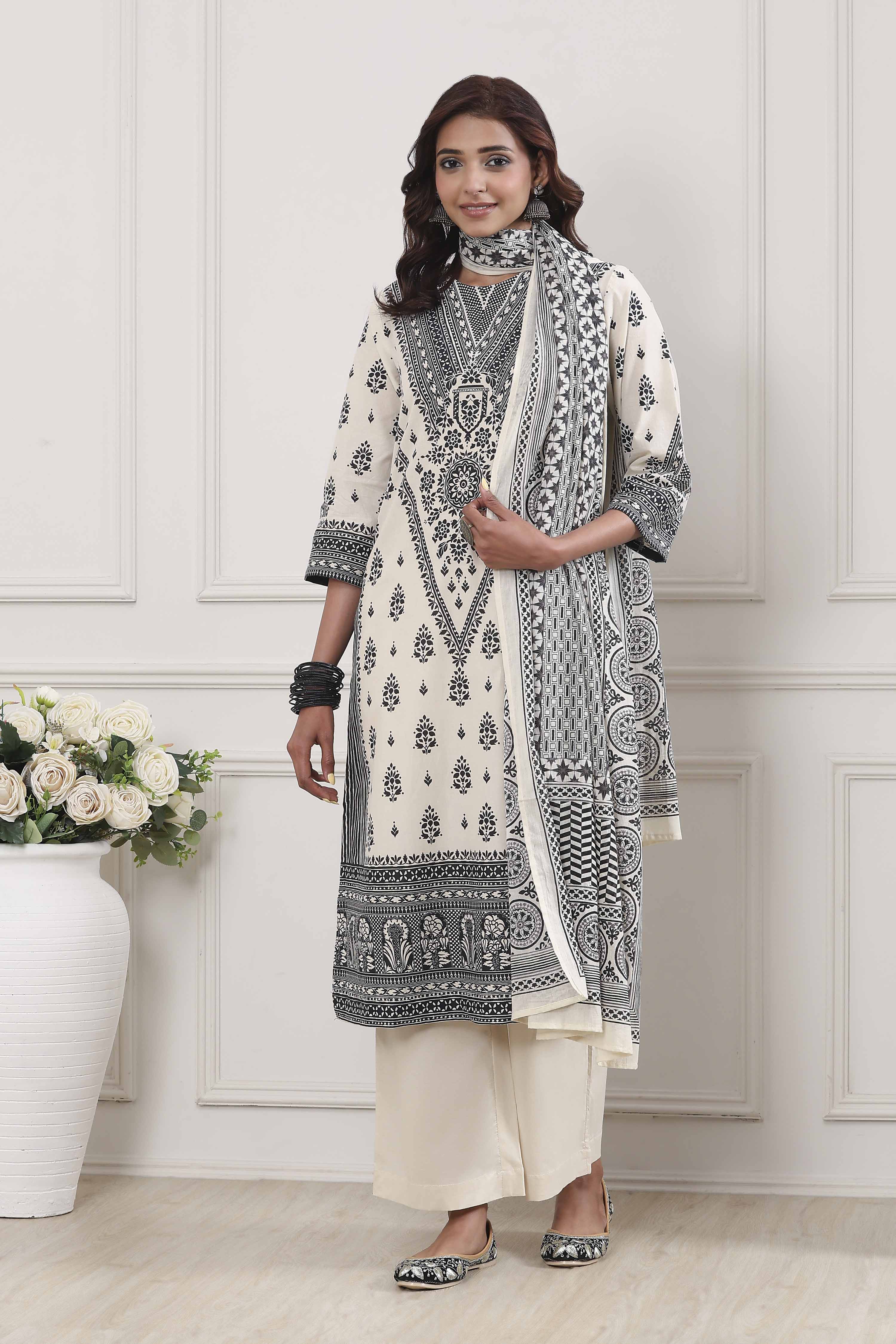 Off White Cotton Straight Suit Set image number 0