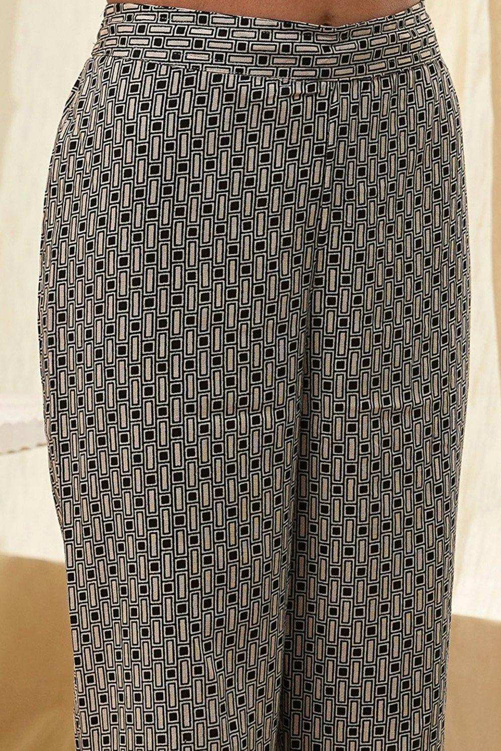 Black and Beige Printed Straight Kurta Set image number 2