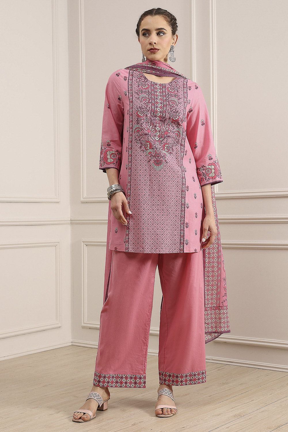 Light Pink Cotton Straight Printed Suit Set image number 6