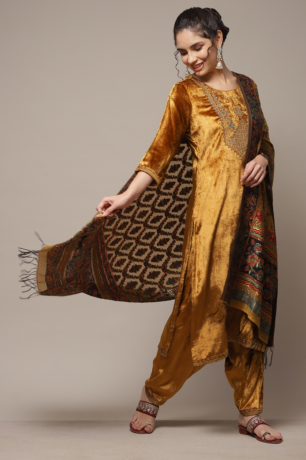 Mustard Viscose Straight Kurta Salwar Suit Set image number 4