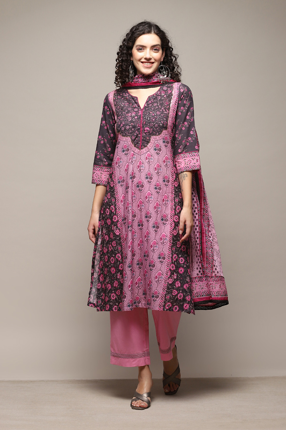 Red Cotton Blend Straight Printed Kurta Narrow Palazzo Suit Set image number 7