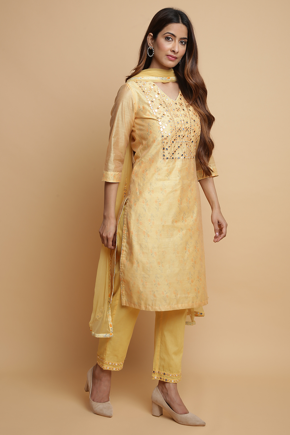 Off White Art Silk Straight Kurta Regular Pant Suit Set image number 5