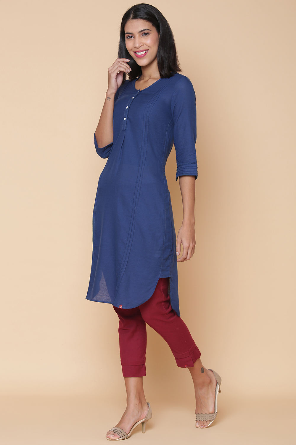 Red Cotton Solid Kurti image number 3