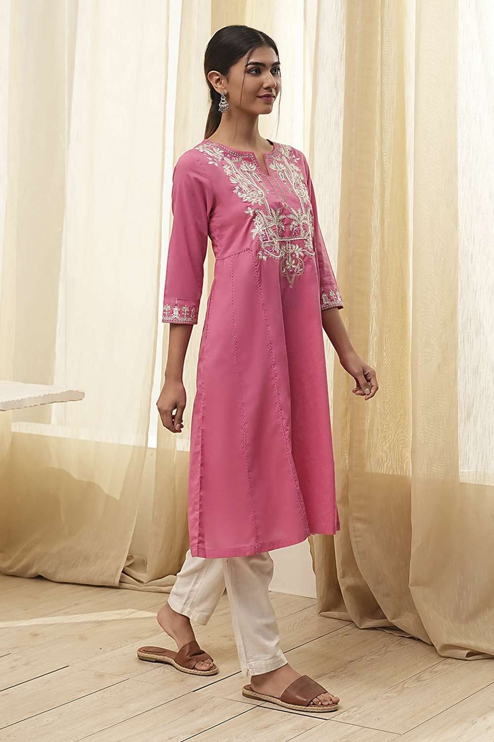 Pink Cotton Embroidered A-Line Kurta image number 4