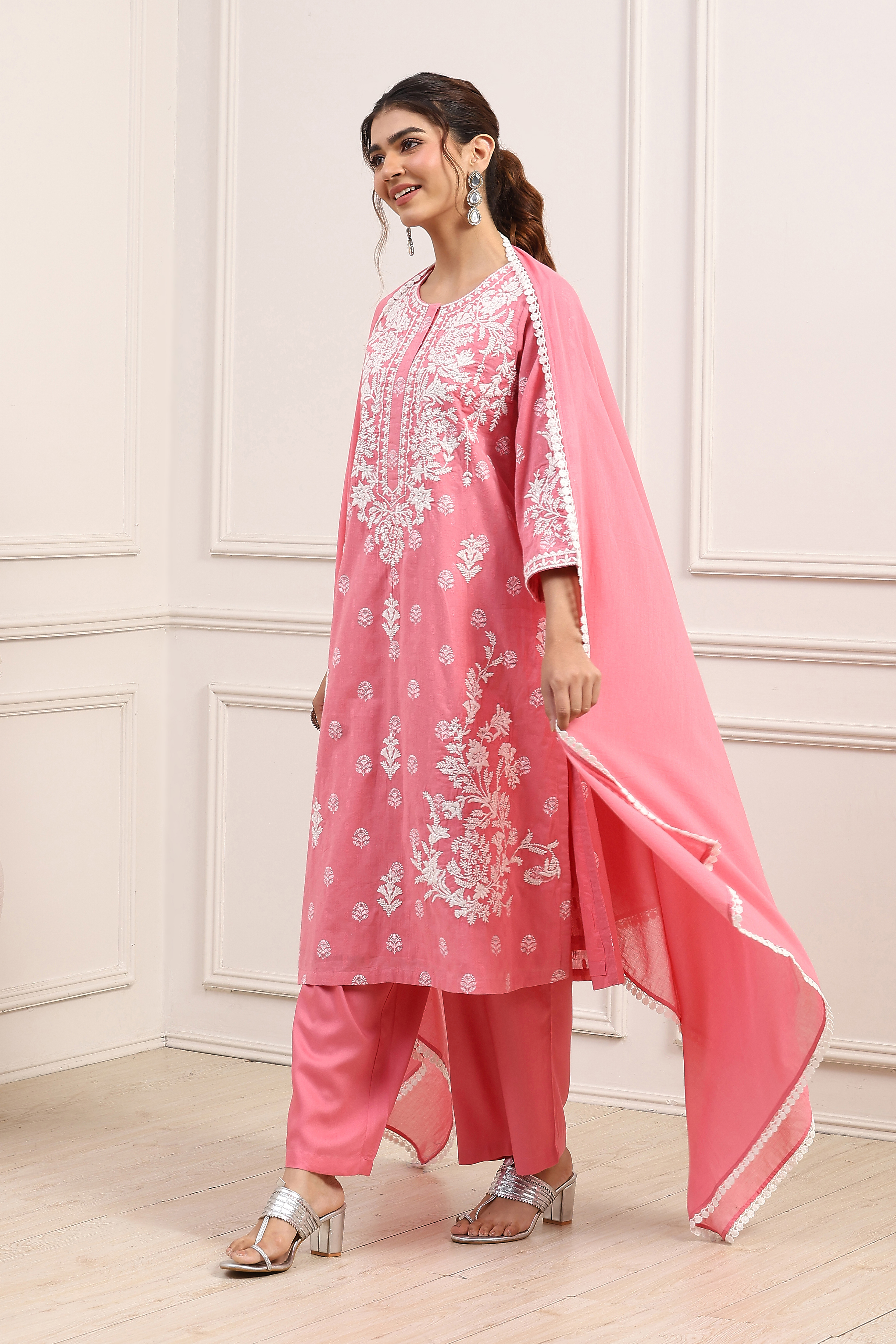 Pink Cotton Floral Embroidered Straight Kurta Set image number 3