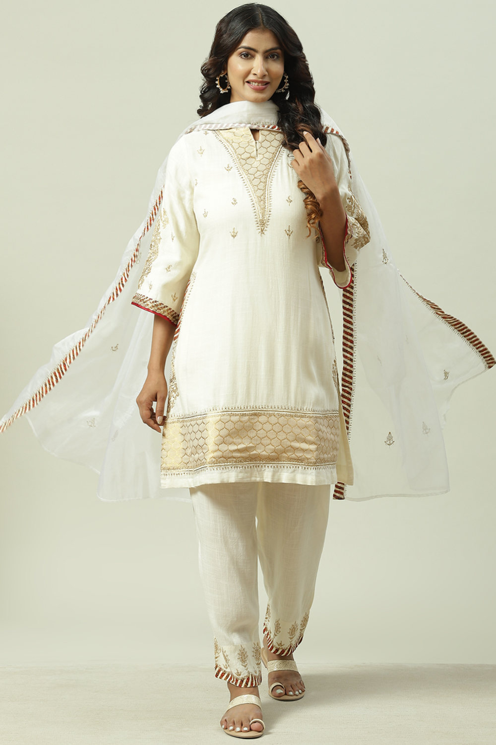 Off White Cotton Viscose Straight Kurta Narrow Palazzo Suit Set image number 7