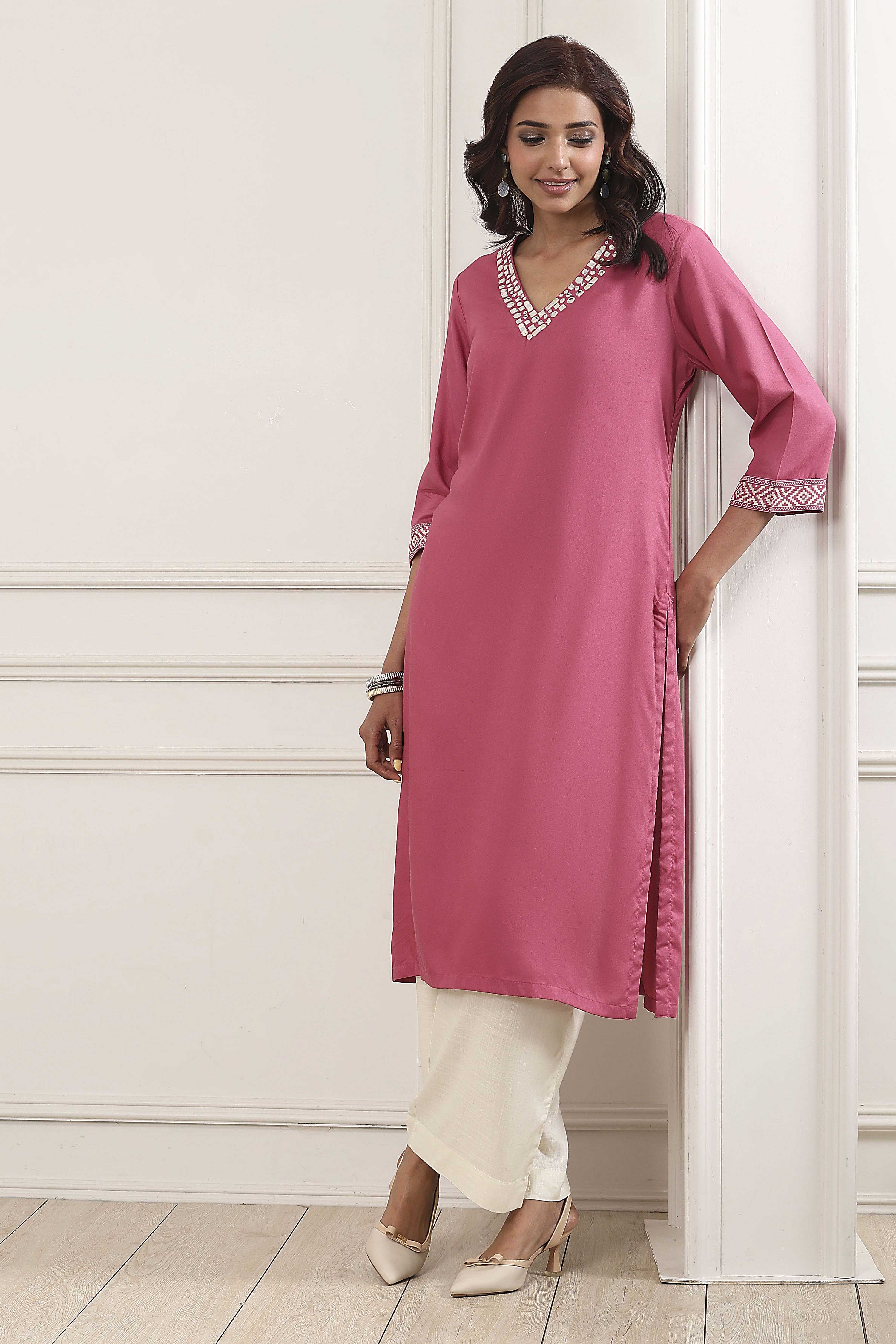 Black Solid Straight Kurta image number 0