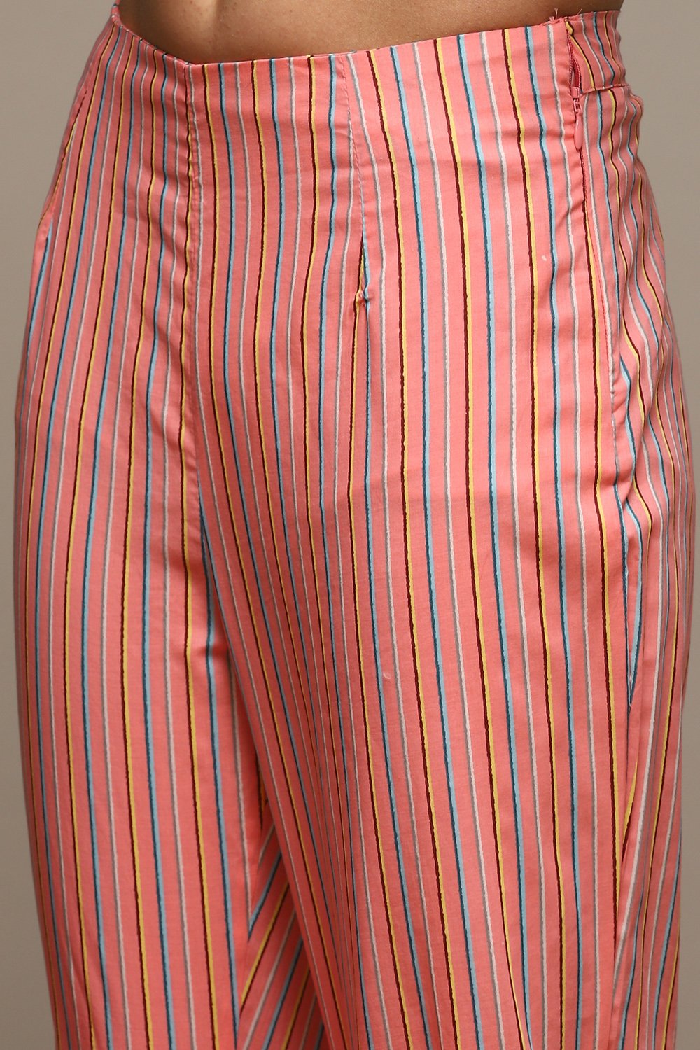 Pink Cotton Gathered Kurta Pants Suit Set image number 2