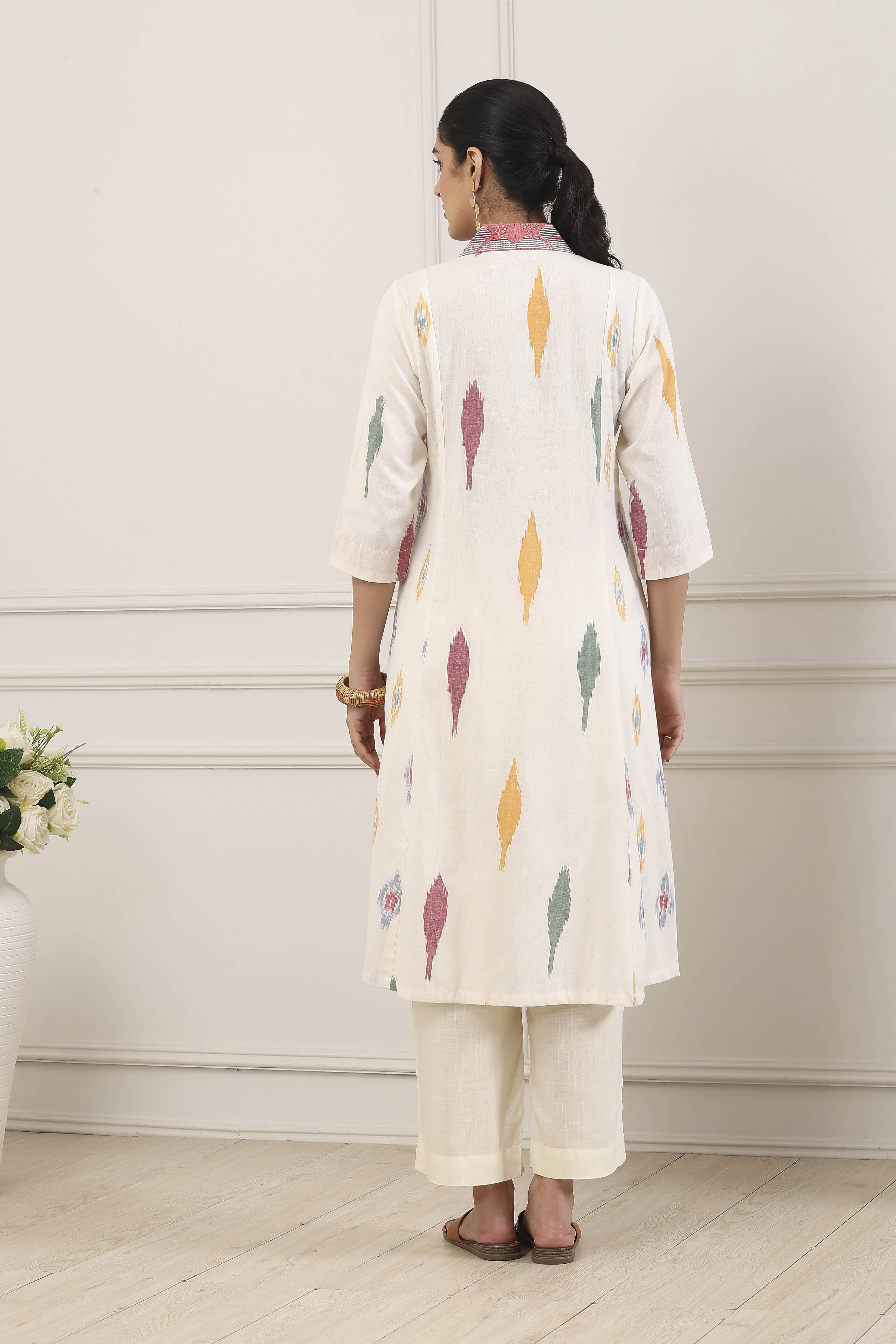 Off White Cotton A-Line Kurta image number 3