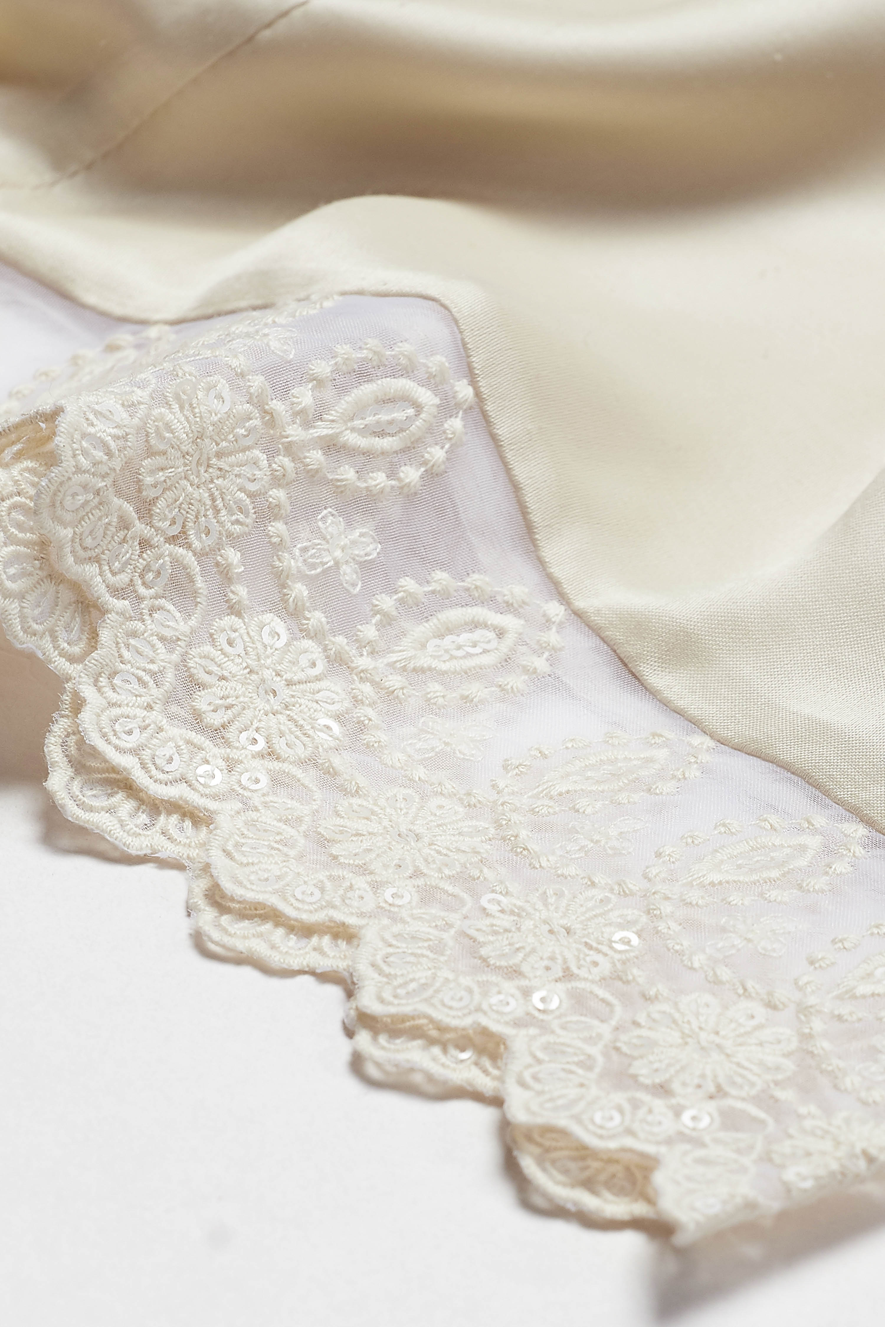 Off-White Viscose Rayon Solid Straight Palazzo image number 2