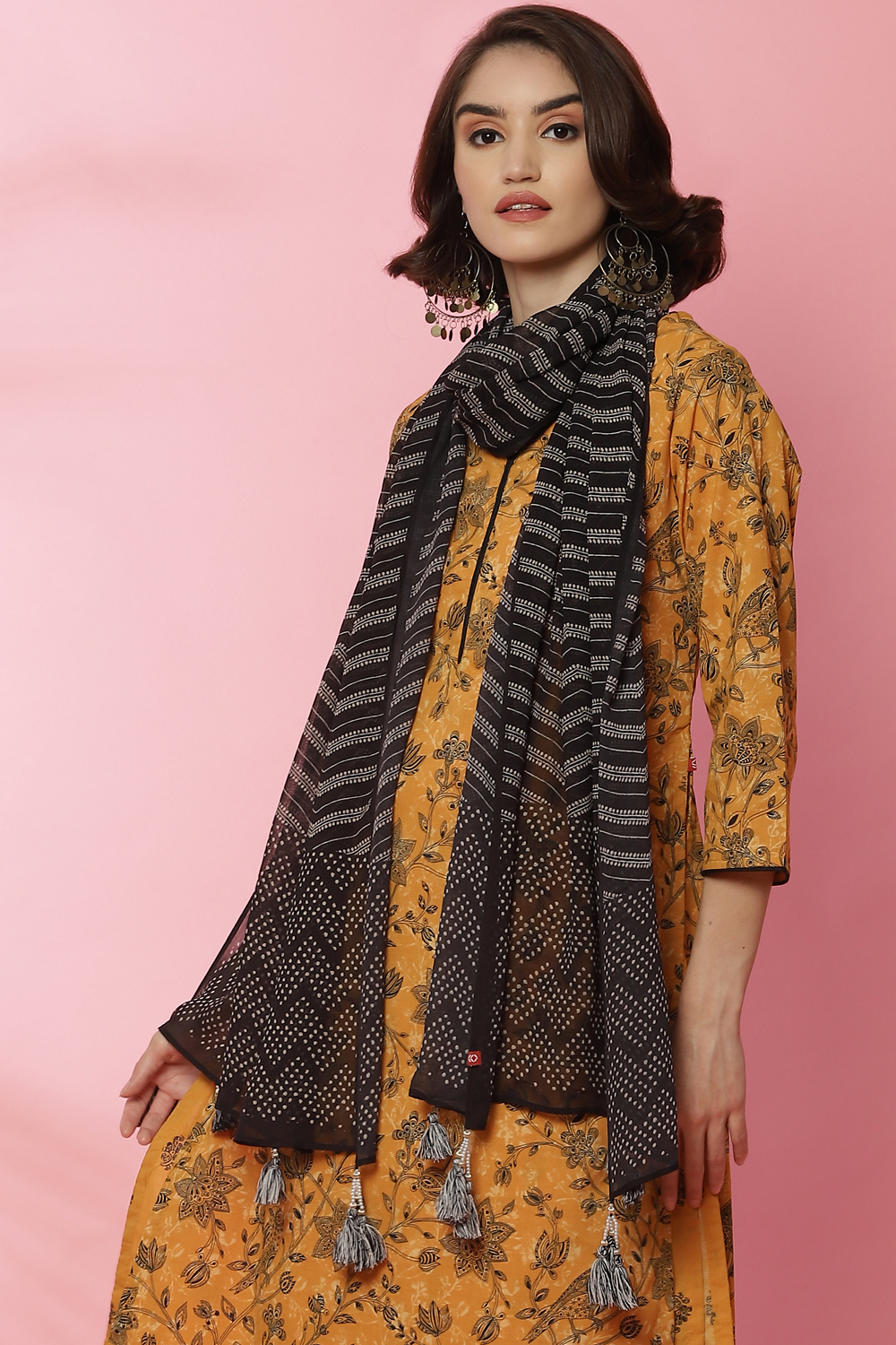 Black And Off White Viscose Printed Stole image number 1