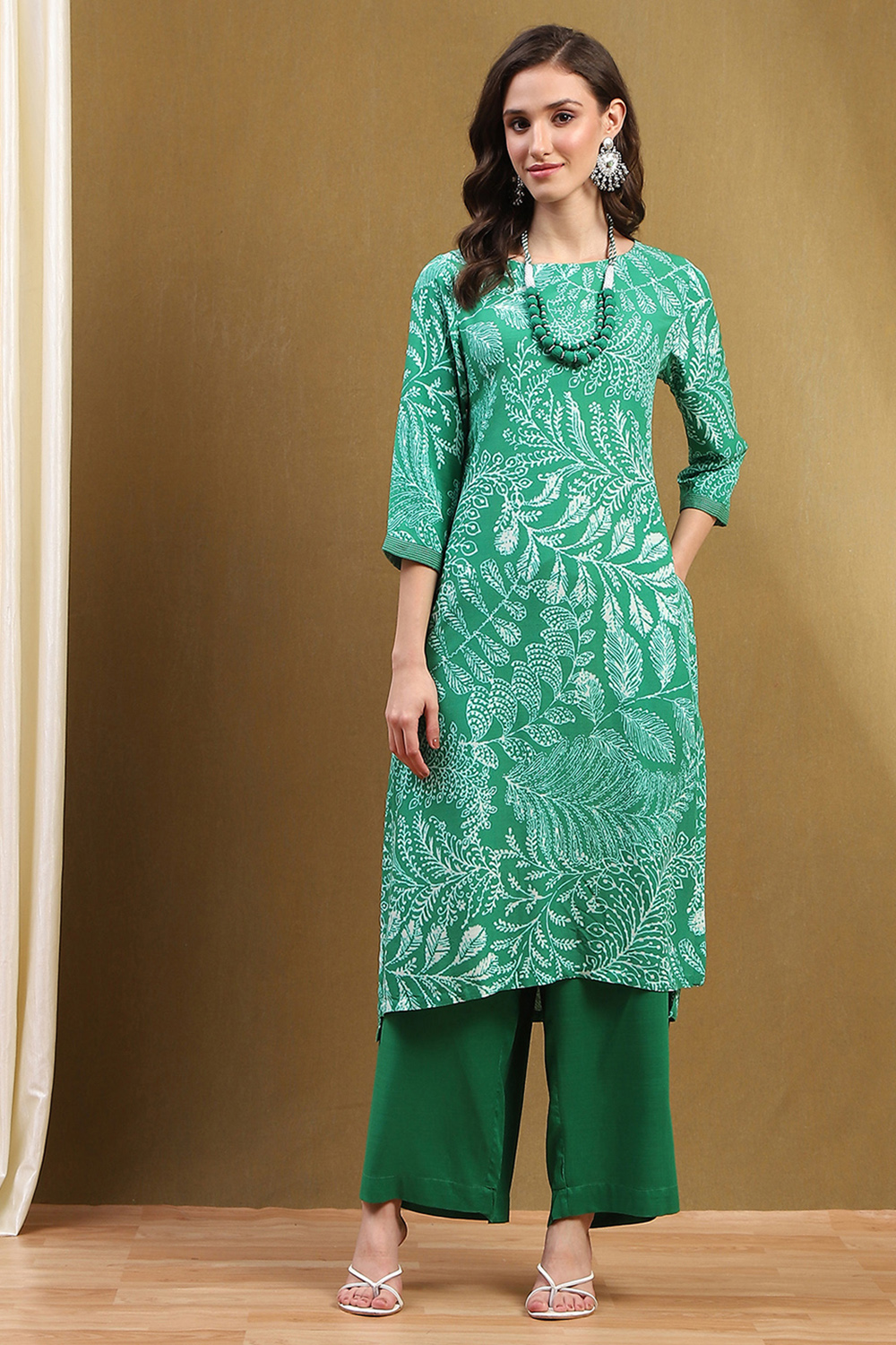 Maroon Printed Straight Kurta Set image number 6