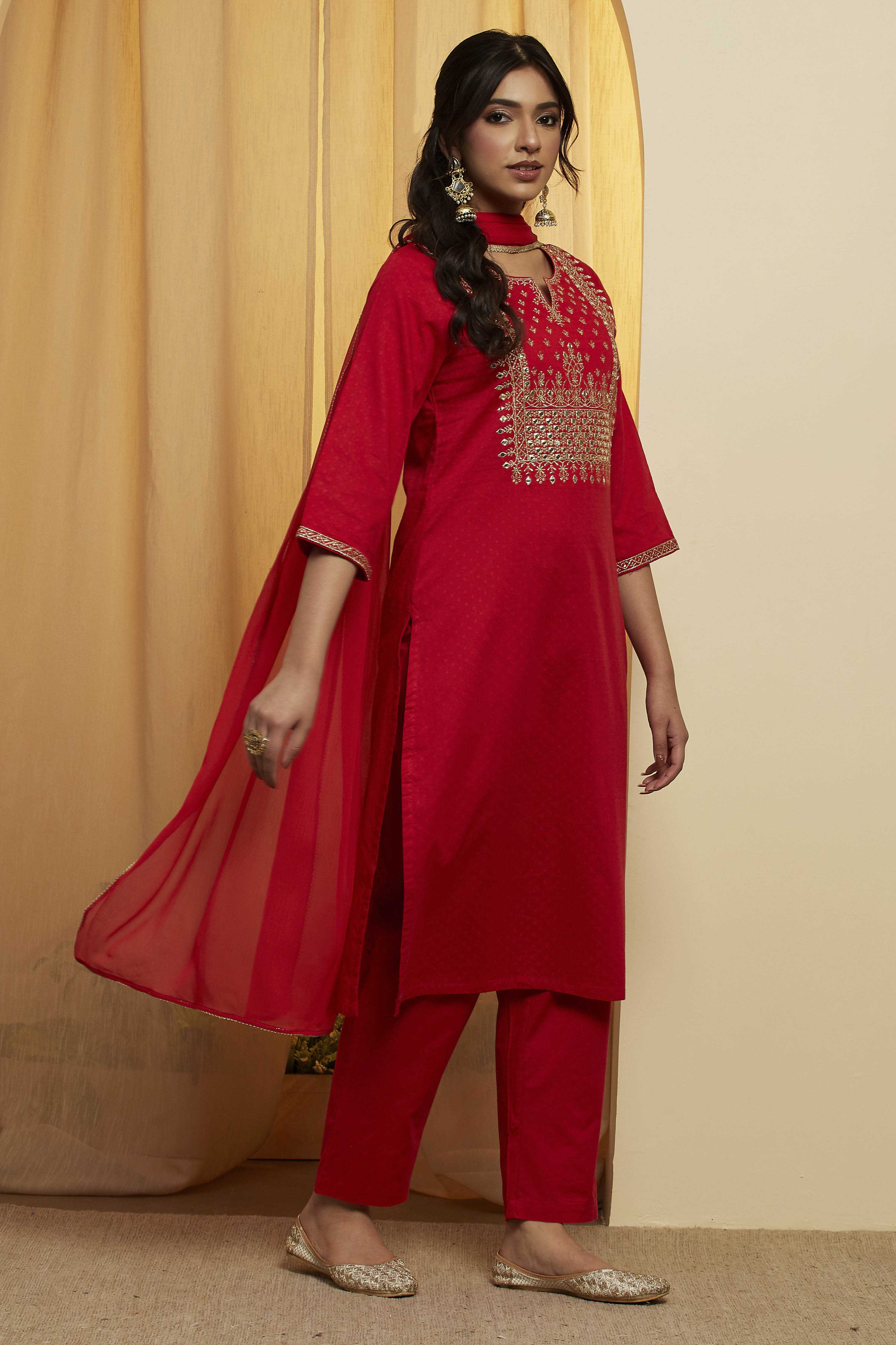 Red Cotton Straight Suit Set image number 4