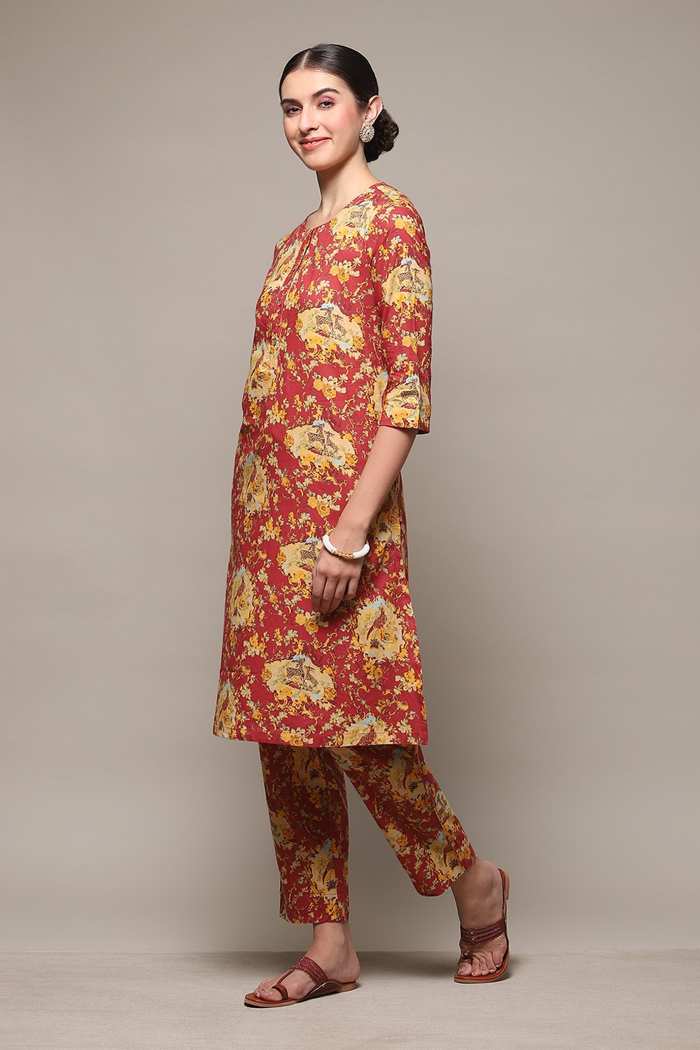 Red Cotton Straight Kurta Relaxed Pants Suit Set image number 3