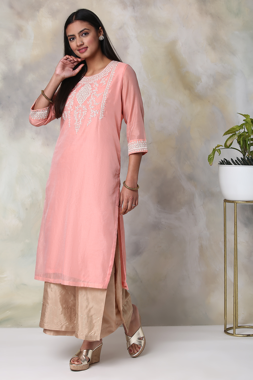 Light Pink Poly Cotton Straight Embroidered Kurta image number 2