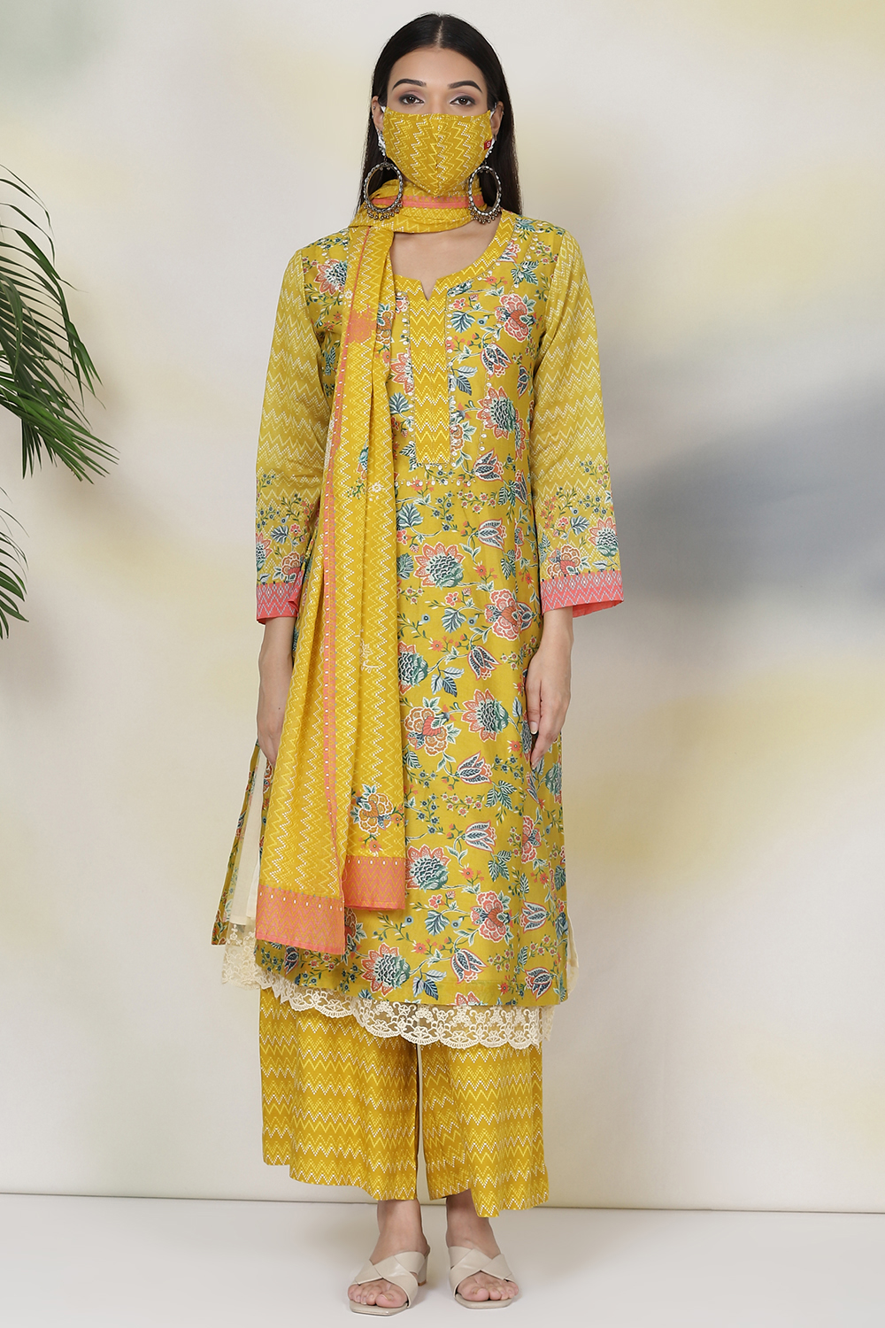 Yellow Cotton Silk Double Layered Kurta Flared Palazzo Suit Set image number 5