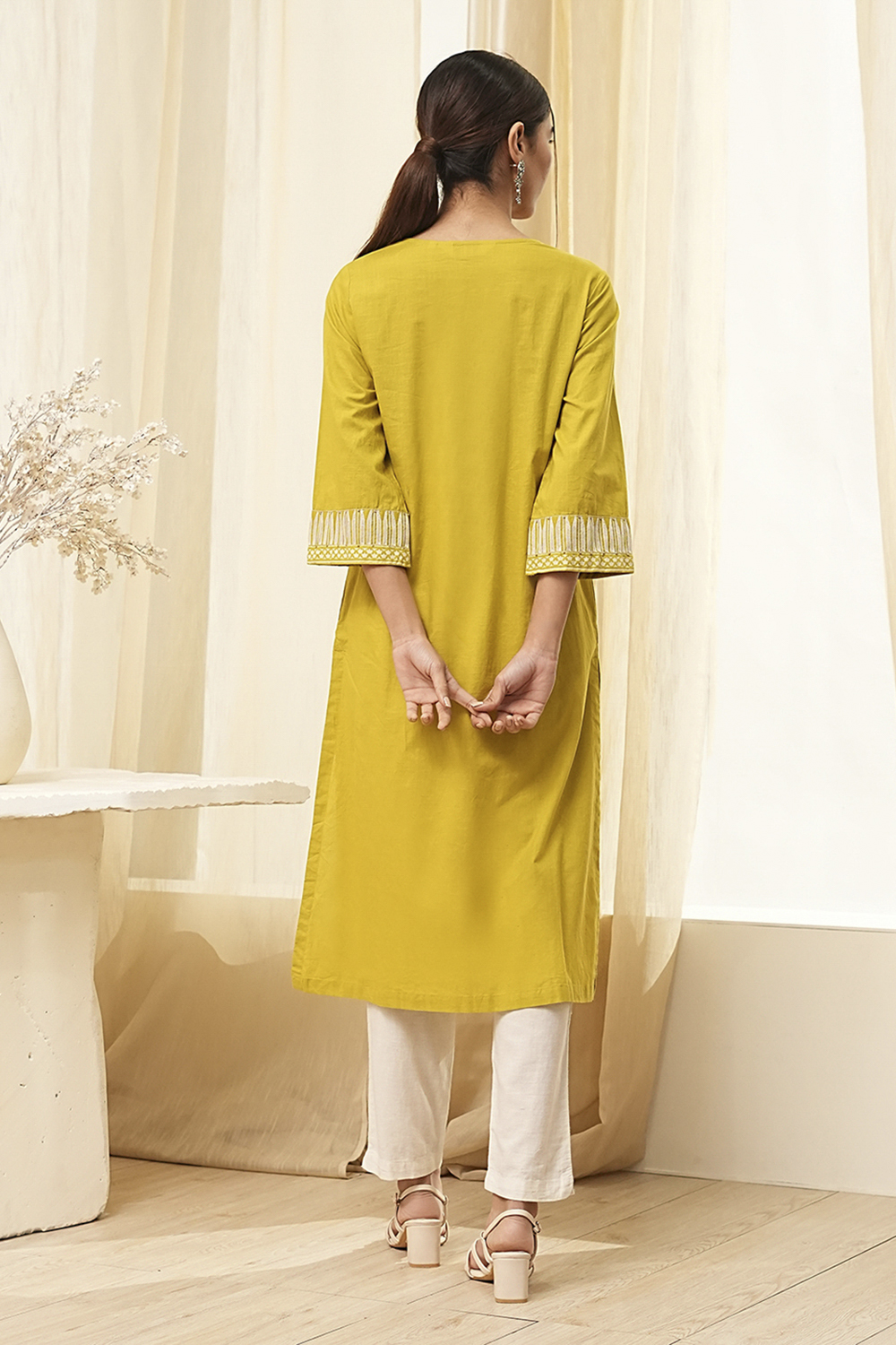 Black Pure Cotton Embroidered Straight Kurta image number 3