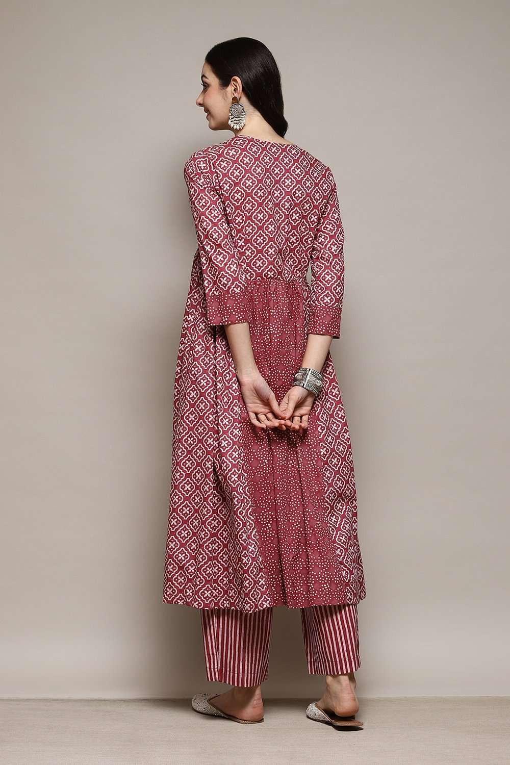 Onion Pink Cotton Gathered Kurta Palazzo Suit Set image number 4