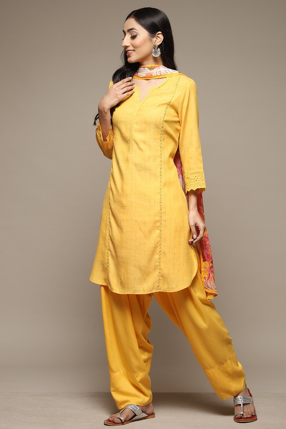 Yellow Cotton Blend Straight Kurta Salwar Suit Set image number 7