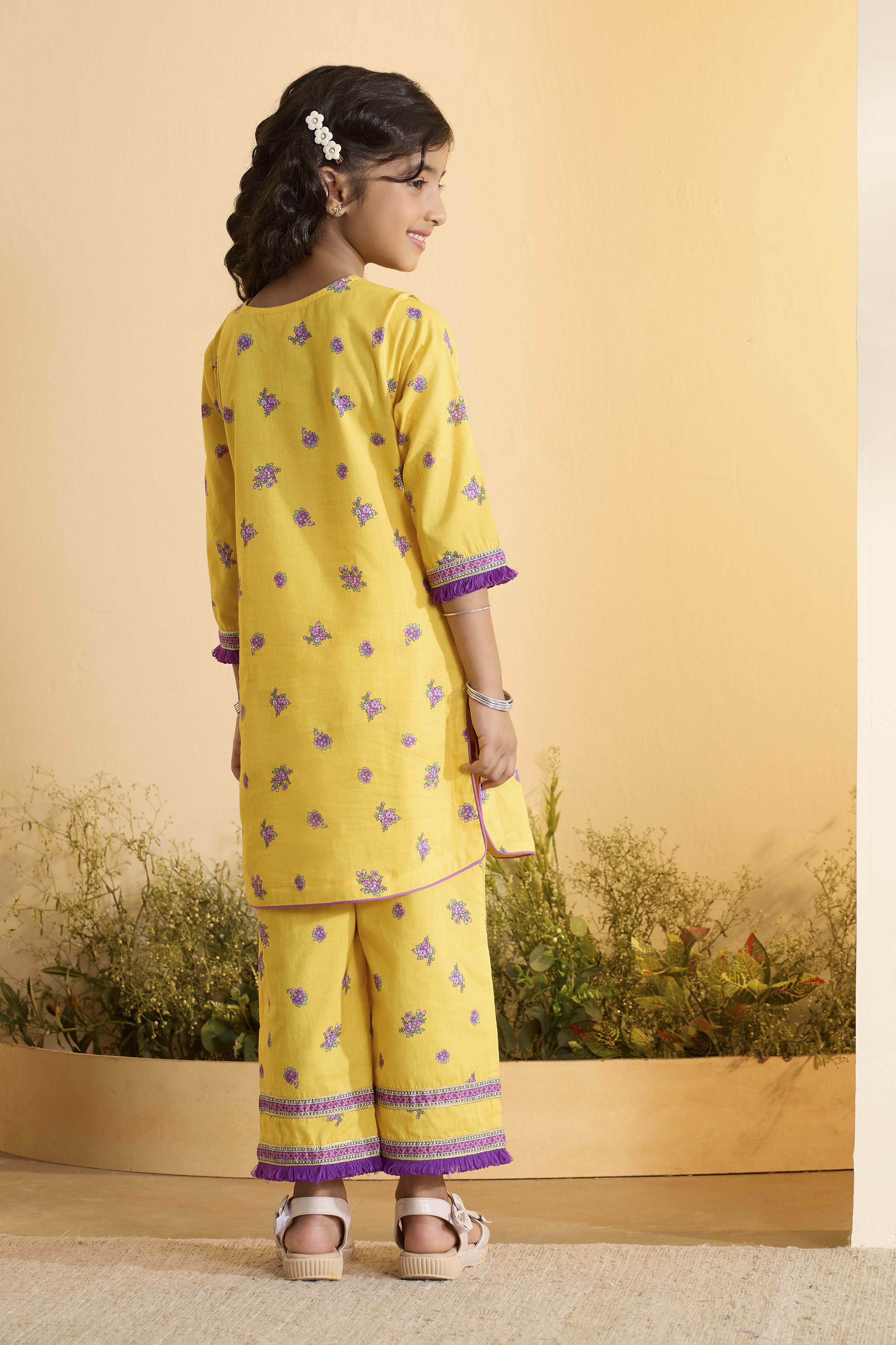 Yellow Cotton Floral Straight Kurta Set image number 4