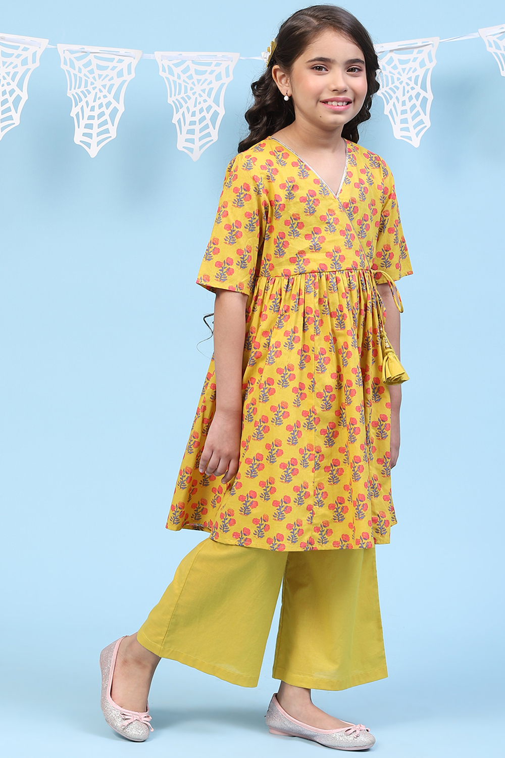 Yellow Cotton Straight Printed Kurta Set image number 5