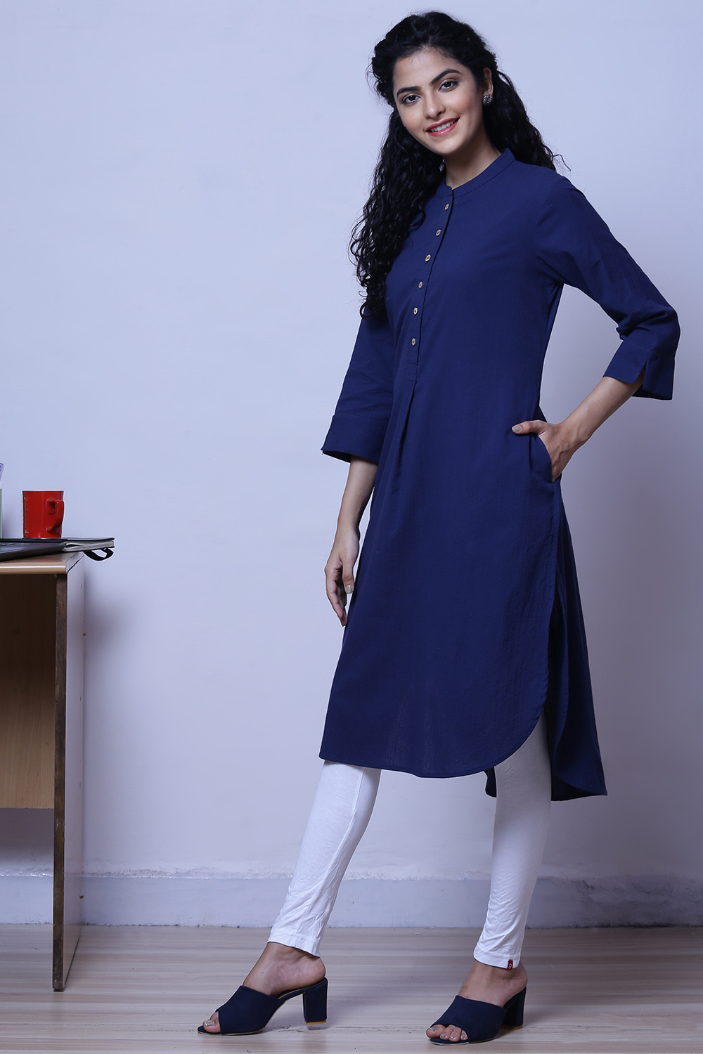 Navy Cotton Yarndyed Kurta image number 4