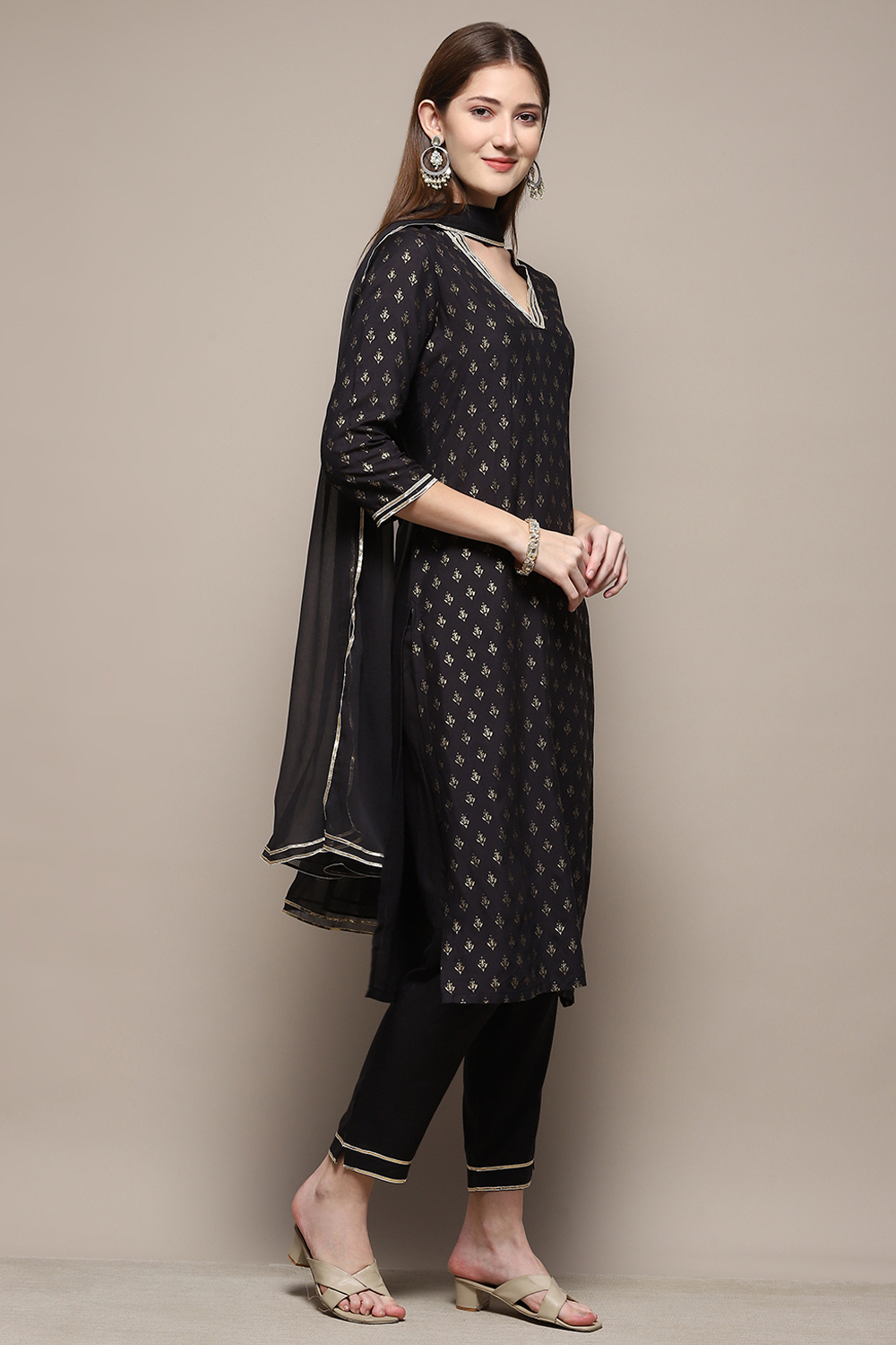 Fuschia Rayon Straight Kurta Pant Suit Set image number 6