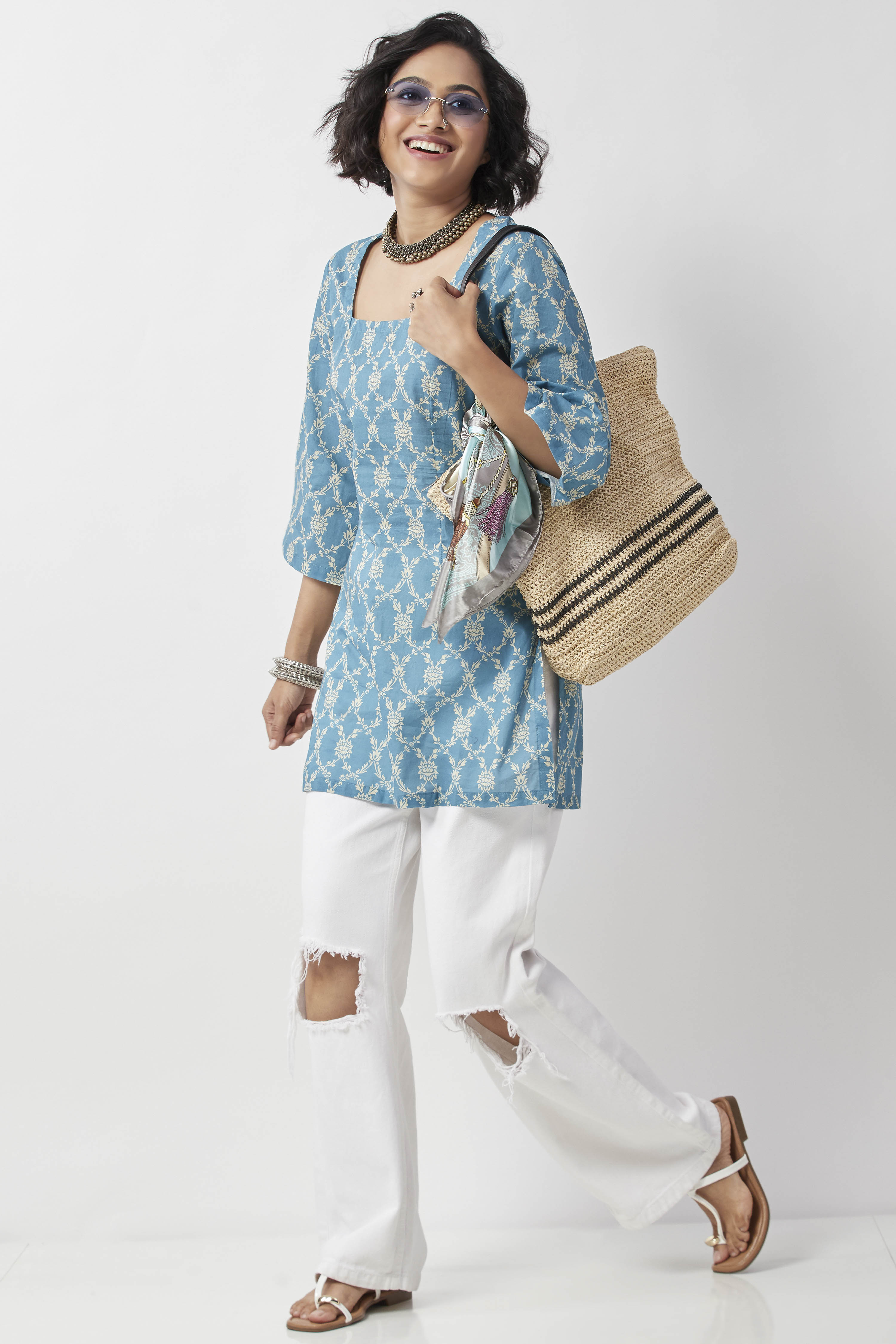 Blue Cotton Printed Straight Short Kurti image number 0