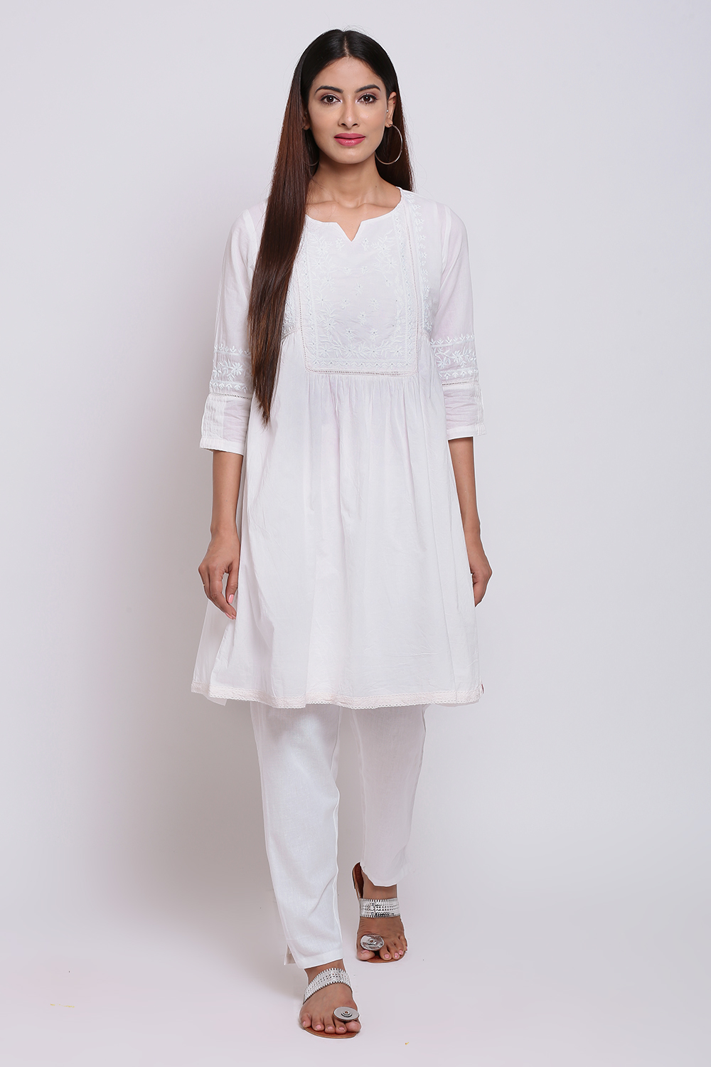 White Cotton Chikankari Kurta image number 0