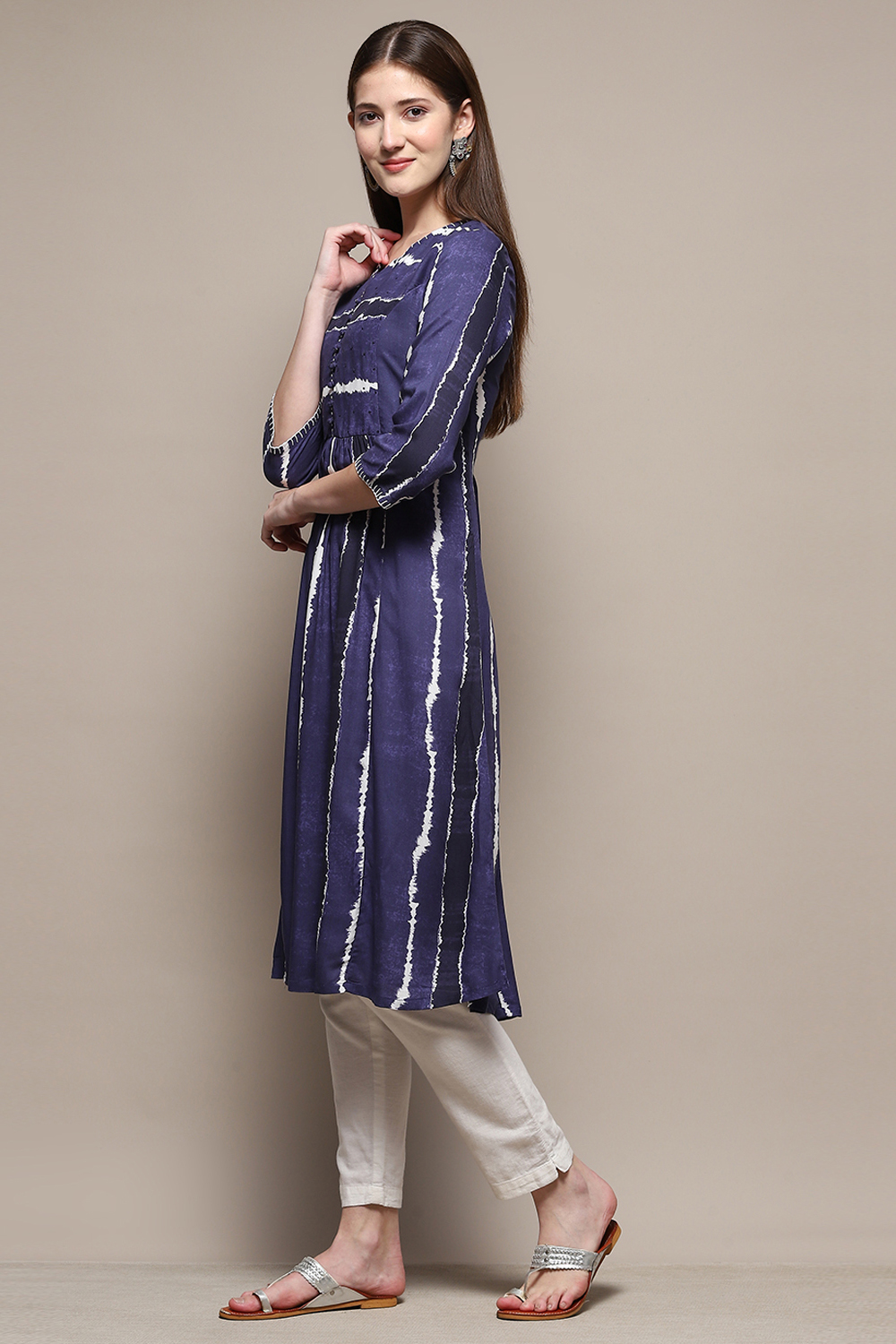Indigo Rayon Straight Printed Kurta image number 2