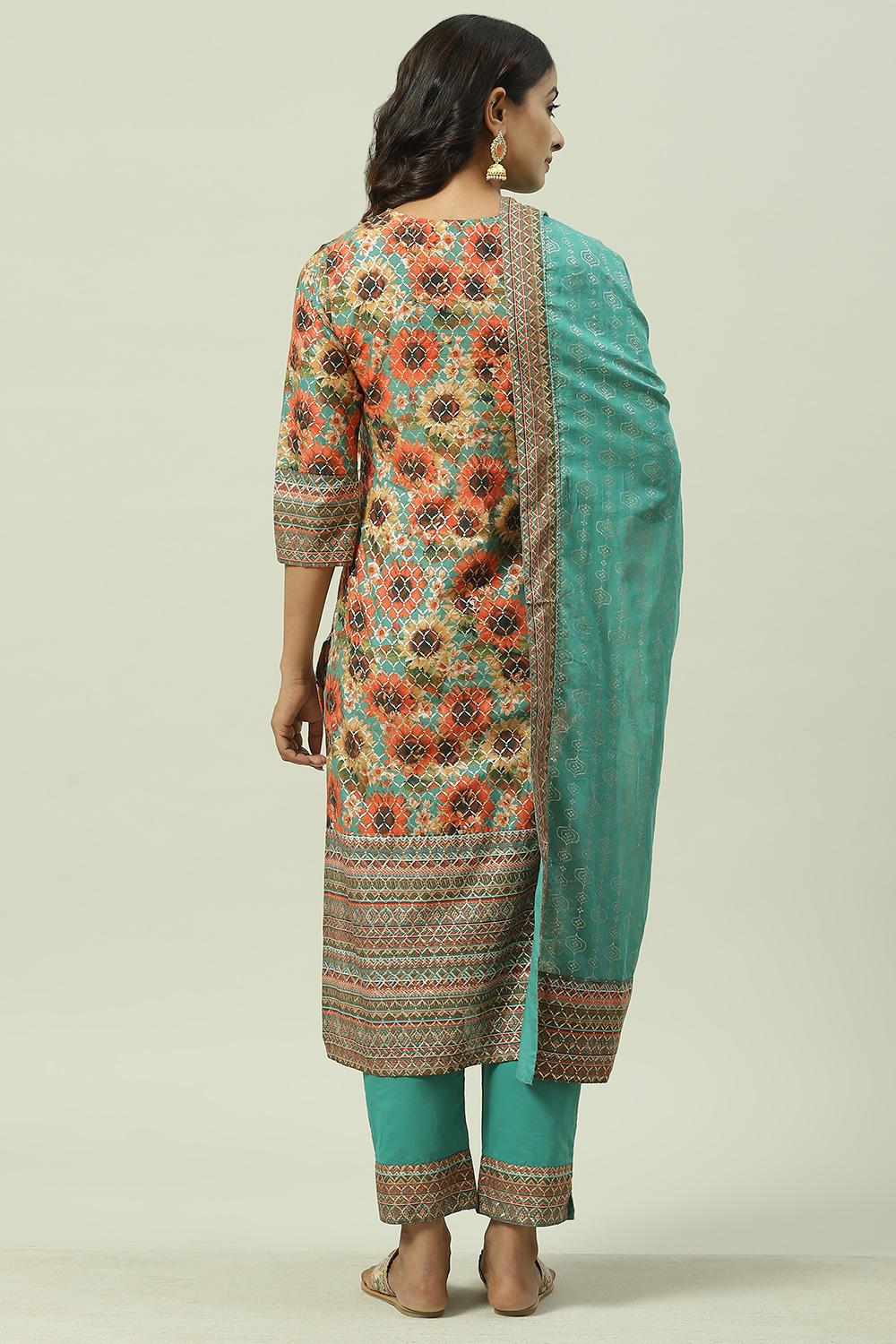 Sage Green Cotton Straight Kurta Slim Pant Suit Set image number 4