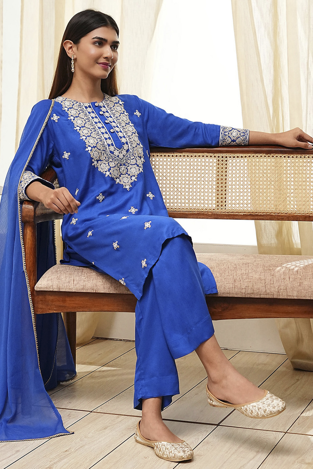 Blue Embroidered Straight Suit Set image number 0