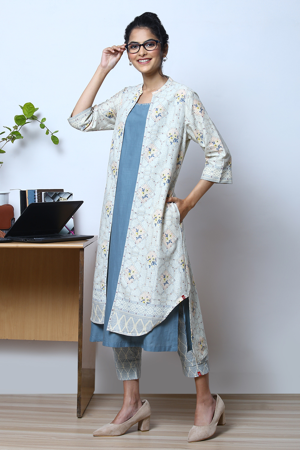 Blue Cotton Open Front Kurta image number 4