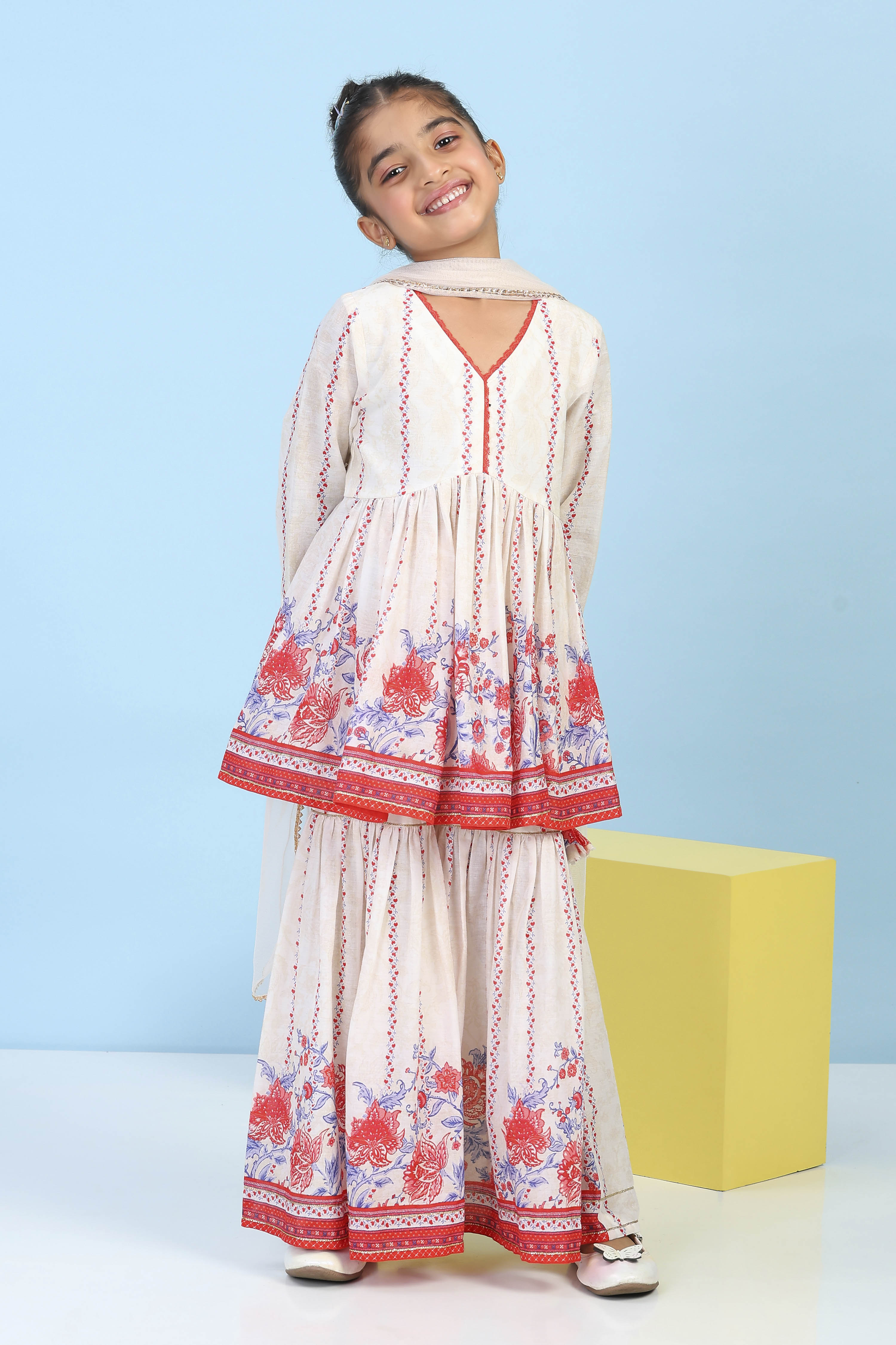 Off White Cotton Printed Gathered Suit Set image number 6