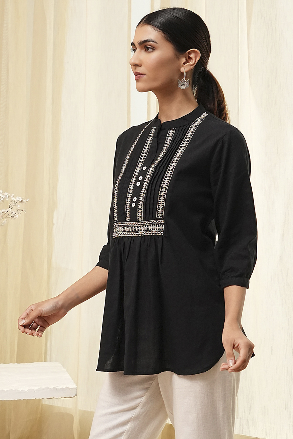 Black Cotton Yarn-Dyed Short Straight Kurta image number 2
