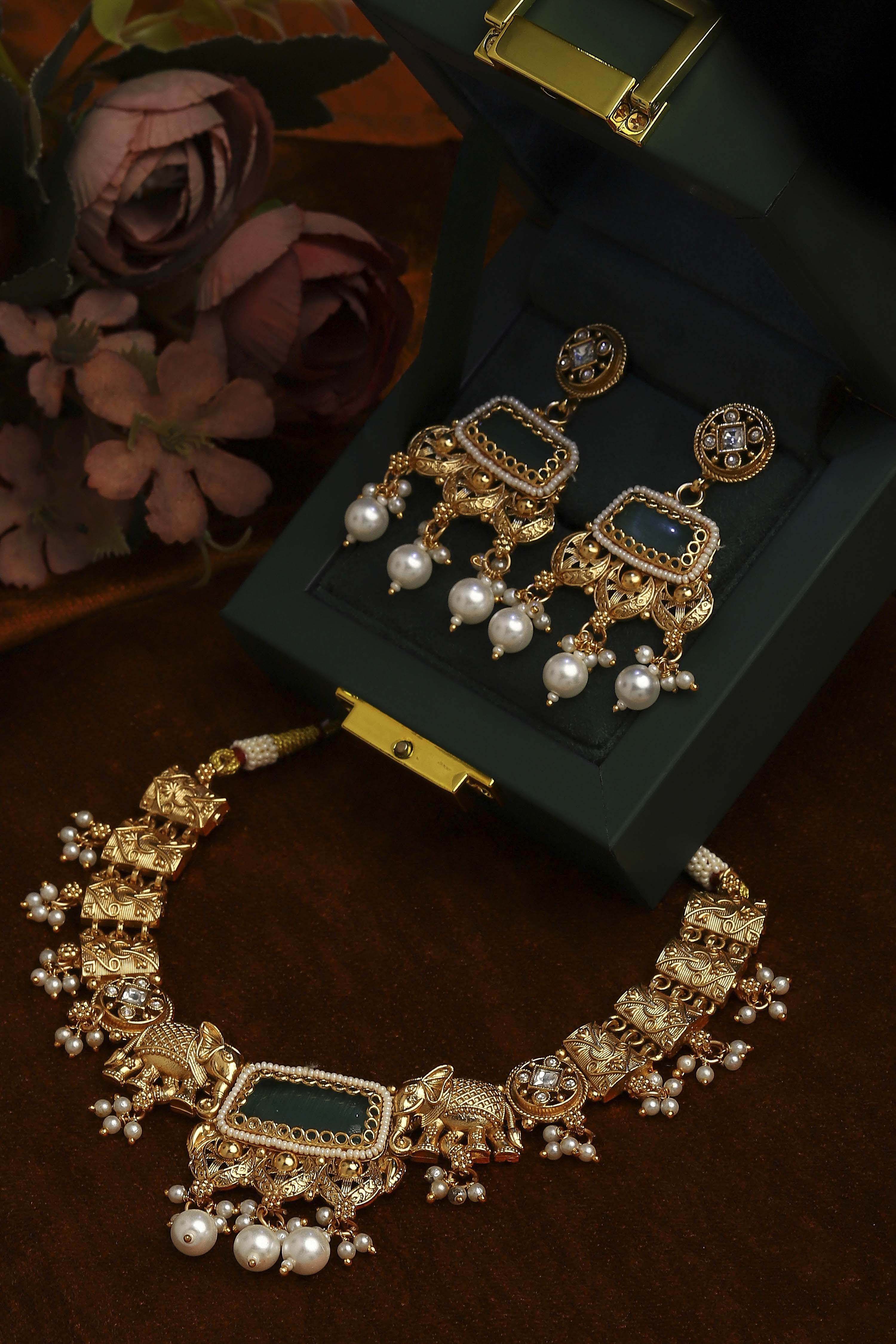 Mint Green Alloy Necklace Set image number 0