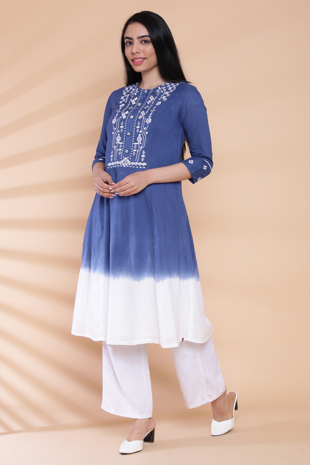 Indigo And White Cotton A-Line Kurta image number 2