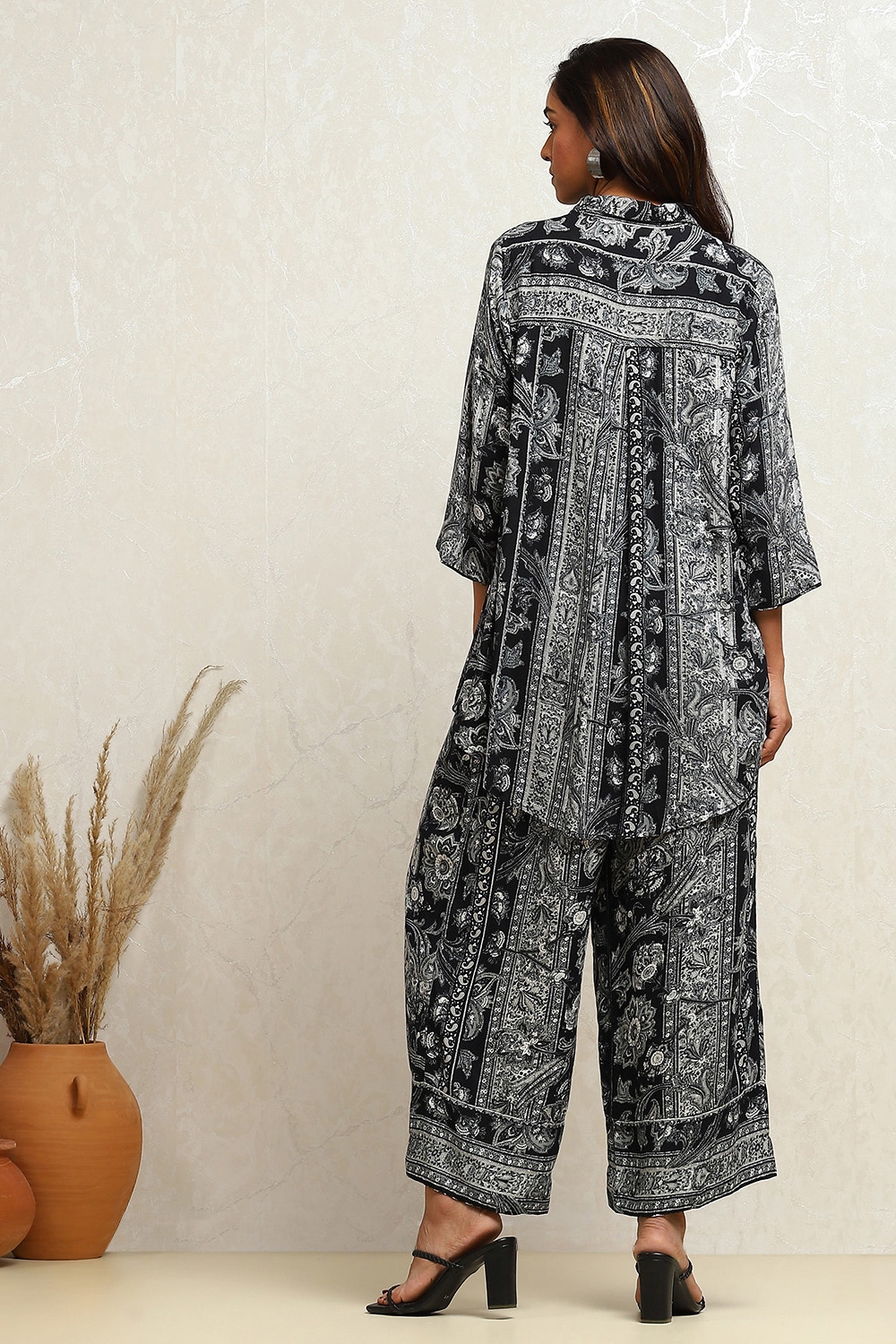 Black Viscose Rayon Straight Printed Kurta Set image number 4