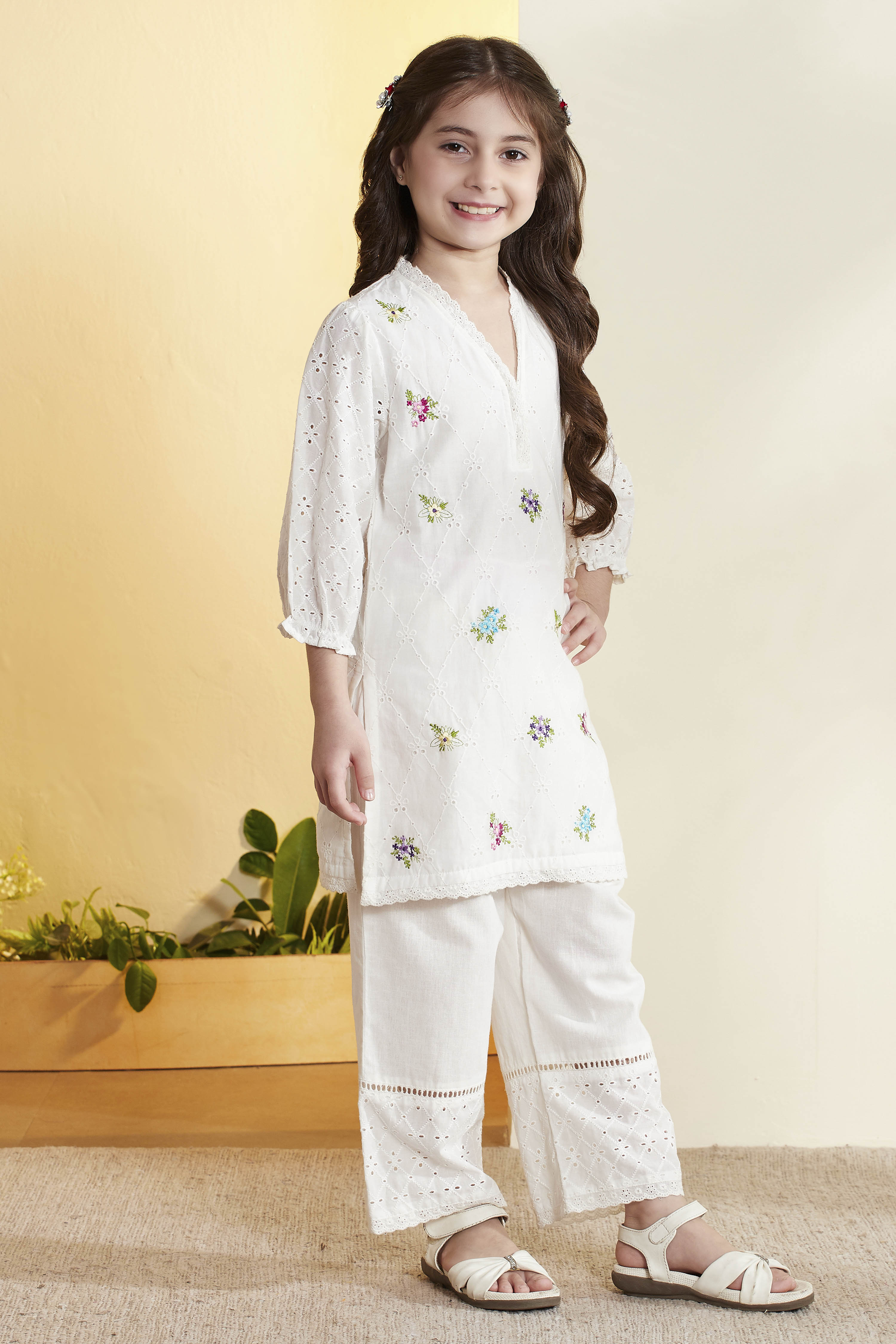 White Cotton Kurta Pants Set image number 4