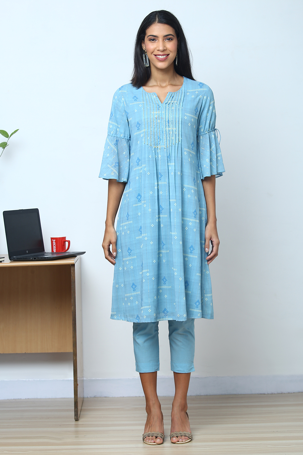 Blue Metallic Cotton Straight Kurta Slim Pant Suit Set image number 8