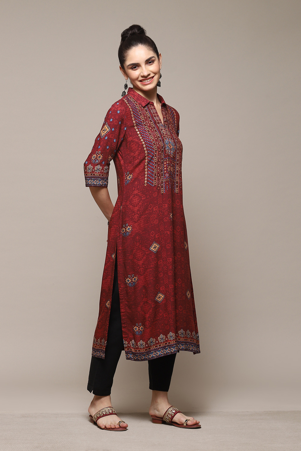 Brown LIVA Straight Printed Kurta image number 3