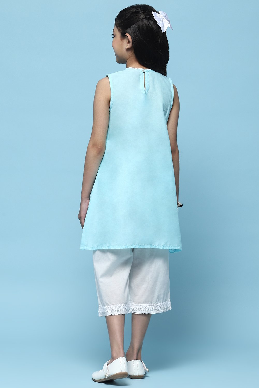 Yellow Schiffli Cotton Kurta & Cropped Palazzo image number 3
